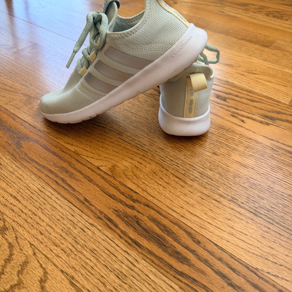 Adidas Cloudfoam tennis shoes 6.5 - Picture 9 of 11